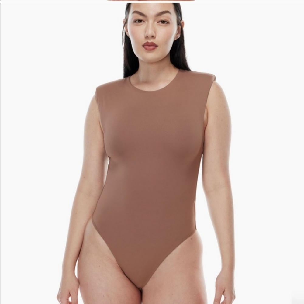 NWT Babaton Bodysuit Deep Taupe